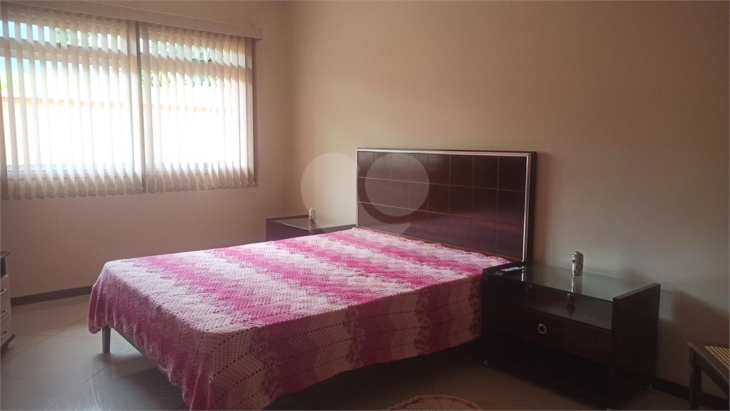 Casa à venda com 3 quartos, sendo 1 suíte, no condomínio Serra da Estrela, Atibaia - SP