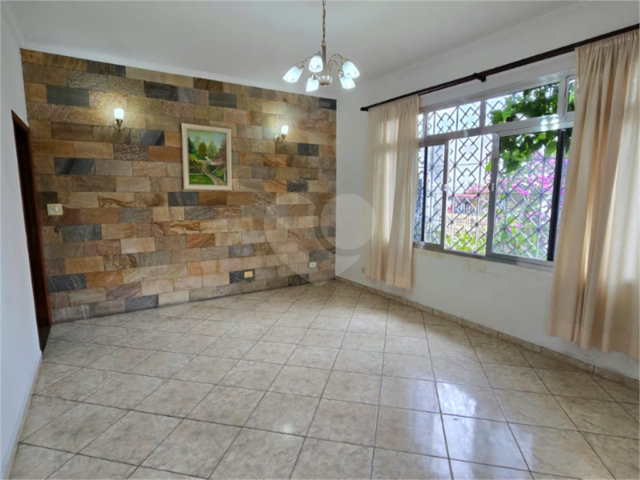 Casa à venda com 3 quartos, sendo 1 suíte,  em Vila Pereira Cerca, São Paulo, SP
