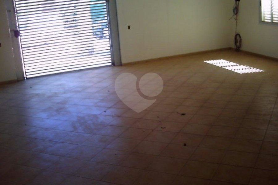 Sobrado à venda com 3 quartos, sendo 1 suíte, em Vila Irmãos Arnoni, São Paulo, SP