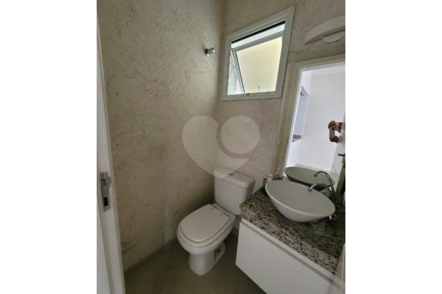 Casa à venda com 3 quartos, sendo 1 suíte, no condomínio Maximus I, São Paulo - SP