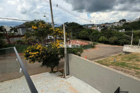 Casa à venda com 3 suítes no condomínio Shamballa III, Atibaia - SP