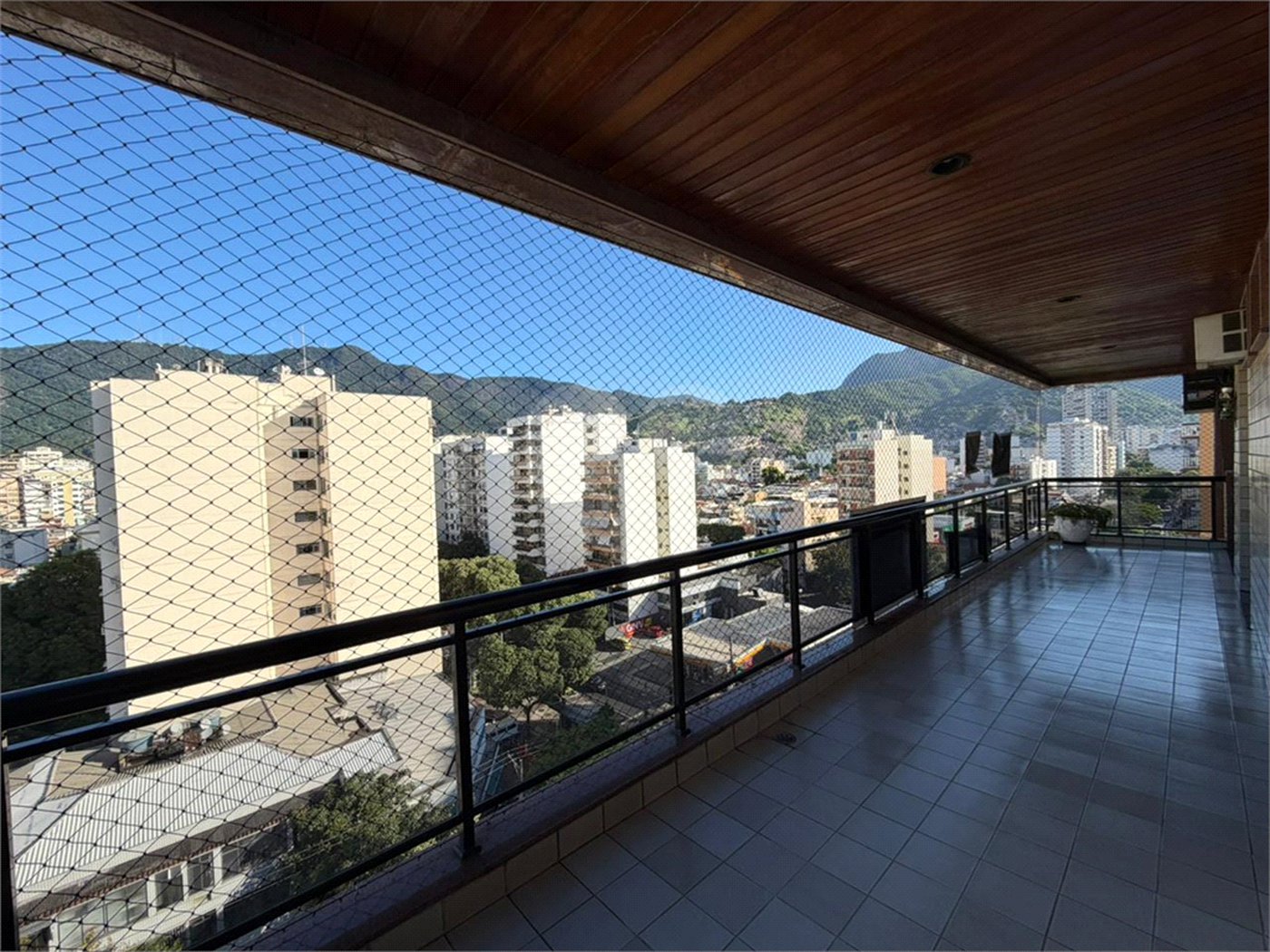 Apartamento à venda com 3 quartos, sendo 1 suíte, em Vila Isabel, Rio de Janeiro, RJ
