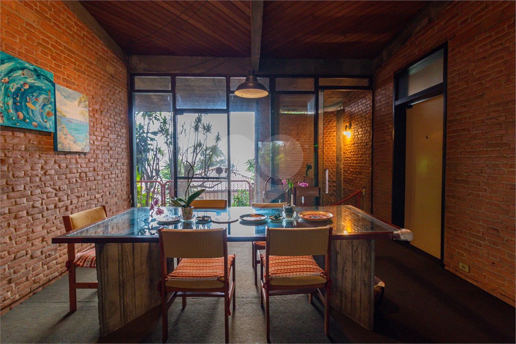 Casa à venda com 4 quartos, sendo 2 suítes, em Jardim Prudência, São Paulo, SP