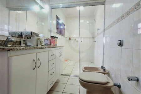 Sobrado à venda com 4 quartos, sendo 1 suíte, em Jardim Regina, Indaiatuba, SP