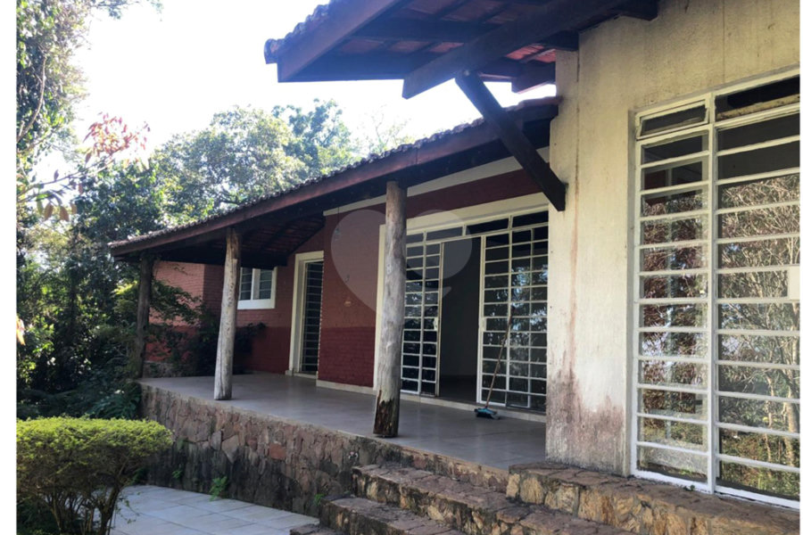 Casa à venda com 5 quartos, sendo 3 suítes, em Serra da Cantareira, Mairiporã, SP