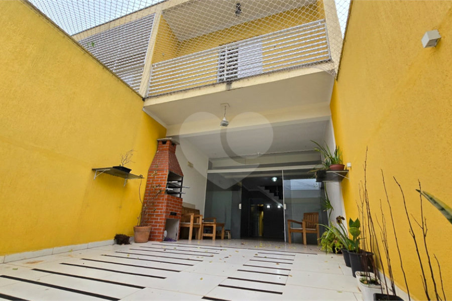 Sobrado à venda com 3 quartos, sendo 1 suíte, em Vila Clarice, São Paulo, SP