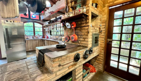 Casa à venda ou para alugar com 4 quartos, sendo 1 suíte,  em Serra da Cantareira, Mairiporã, SP