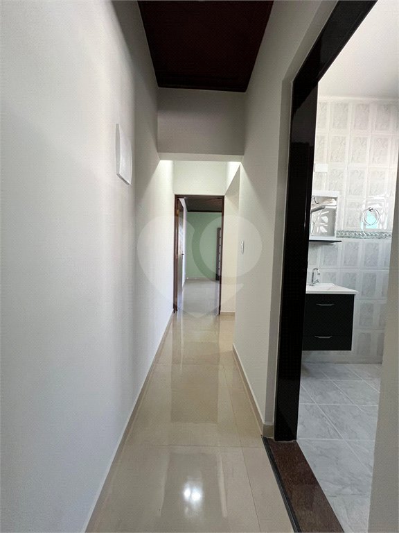 Sobrado à venda com 3 quartos, sendo 1 suíte, em Conjunto Habitacional Brás Cubas, Mogi das Cruzes, SP