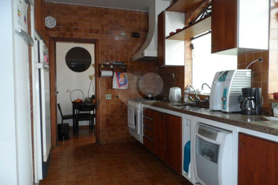 Casa Térrea à venda com 3 suítes em Jardim Franca, São Paulo, SP