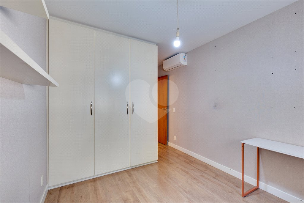 Casa à venda com 4 quartos, sendo 2 suítes, no condomínio Boulevard Saint Michael, São Paulo - SP