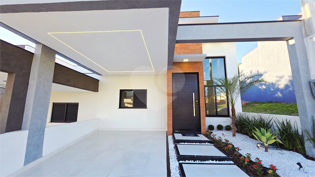 Casa à venda com 3 quartos, sendo 1 suíte, no condomínio Horto Florestal Villagio, Sorocaba - SP