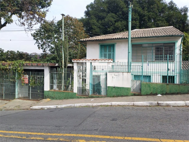 Sobrado à venda ou para alugar com 3 quartos, sendo 1 suíte,  em Tremembé, São Paulo, SP