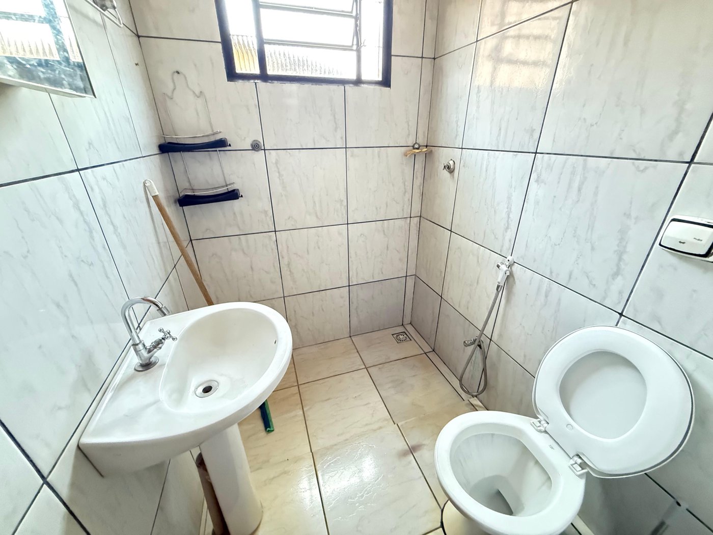 Casa à venda com 3 quartos, sendo 1 suíte,  em Santa Luzia, Três Lagoas, MS