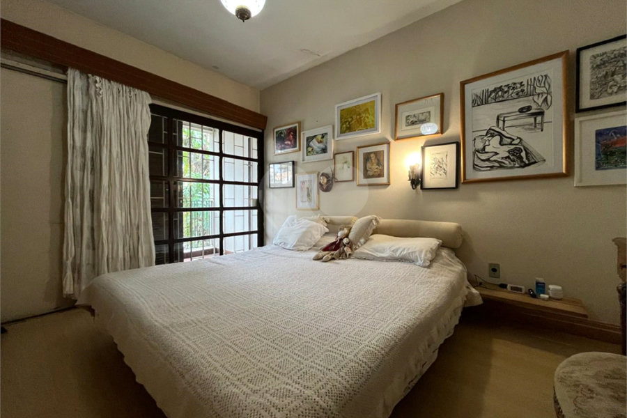 Sobrado à venda com 5 quartos, sendo 1 suíte, em Palmas do Tremembé, São Paulo, SP