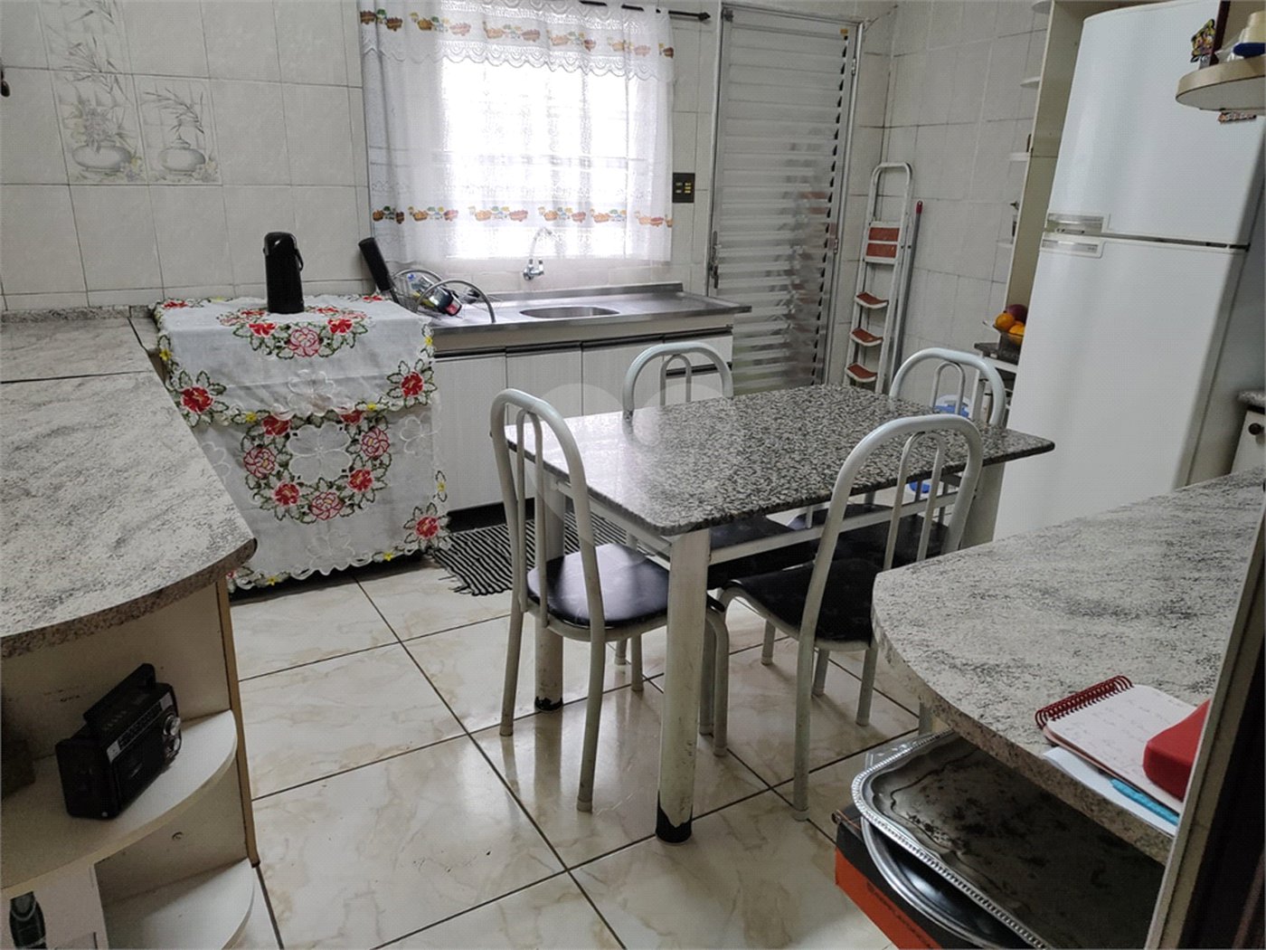 Sobrado à venda com 4 quartos, sendo 1 suíte,  em Saúde, São Paulo, SP