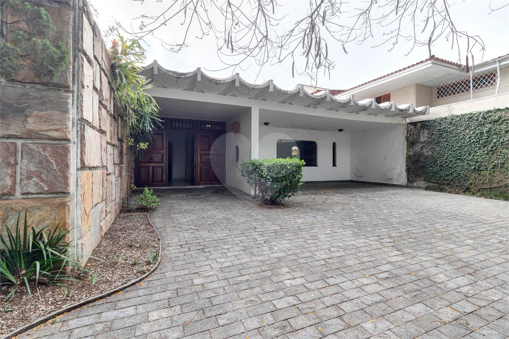 Casa Térrea à venda com 4 quartos, sendo 2 suítes, em Brooklin Velho, São Paulo, SP