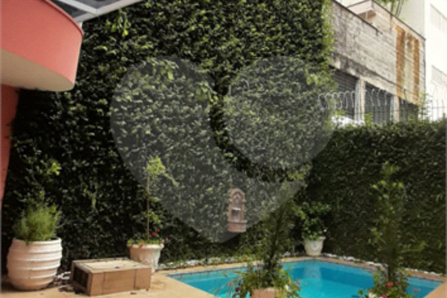 Sobrado à venda ou para alugar com 4 quartos, sendo 3 suítes,  em Jardim Franca, São Paulo, SP