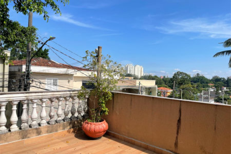 Sobrado à venda com 4 quartos, sendo 2 suítes, em Jardim Marajoara, São Paulo, SP
