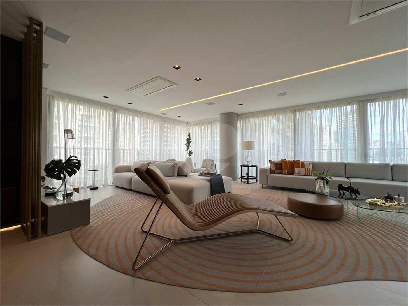 Apartamento à venda com 3 suítes em Vila Olímpia, São Paulo, SP
