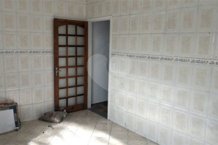 Sobrado à venda com 3 quartos, sendo 1 suíte, em Chora Menino, São Paulo, SP