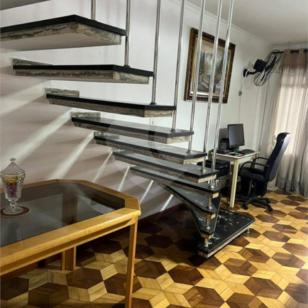 Sobrado à venda com 3 quartos, sendo 1 suíte, em Vila Santo Estéfano, São Paulo, SP