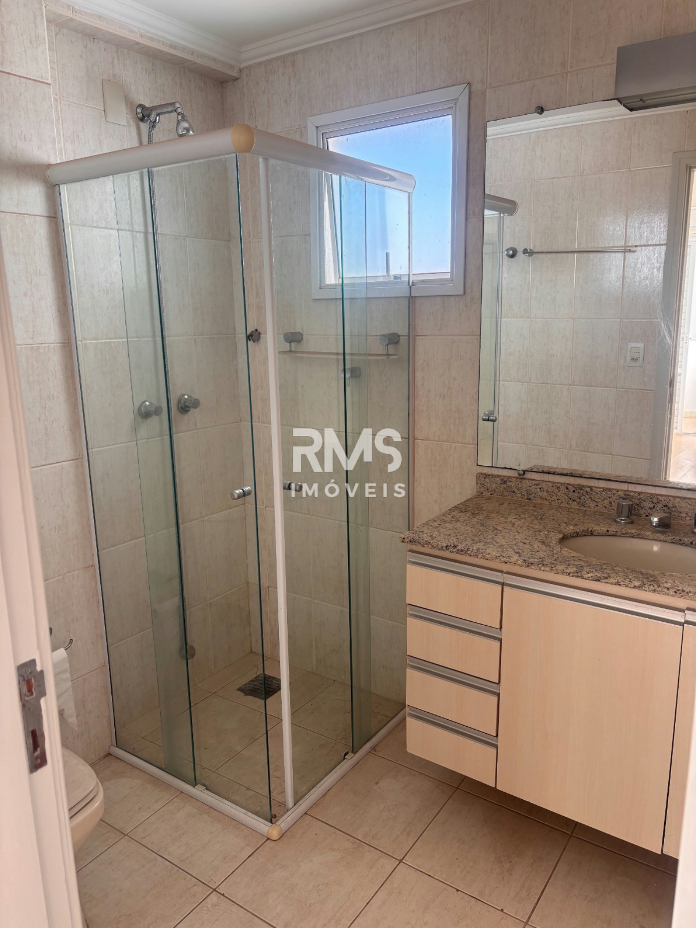 Apartamento à venda ou para alugar com 3 quartos, sendo 1 suíte,  em Vila São José, Itu, SP
