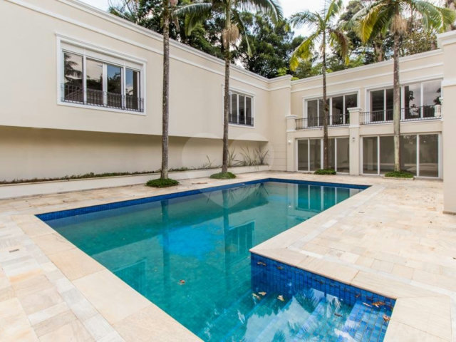Casa à venda ou para alugar com 4 suítes no condomínio Chácara Flora, São Paulo - SP