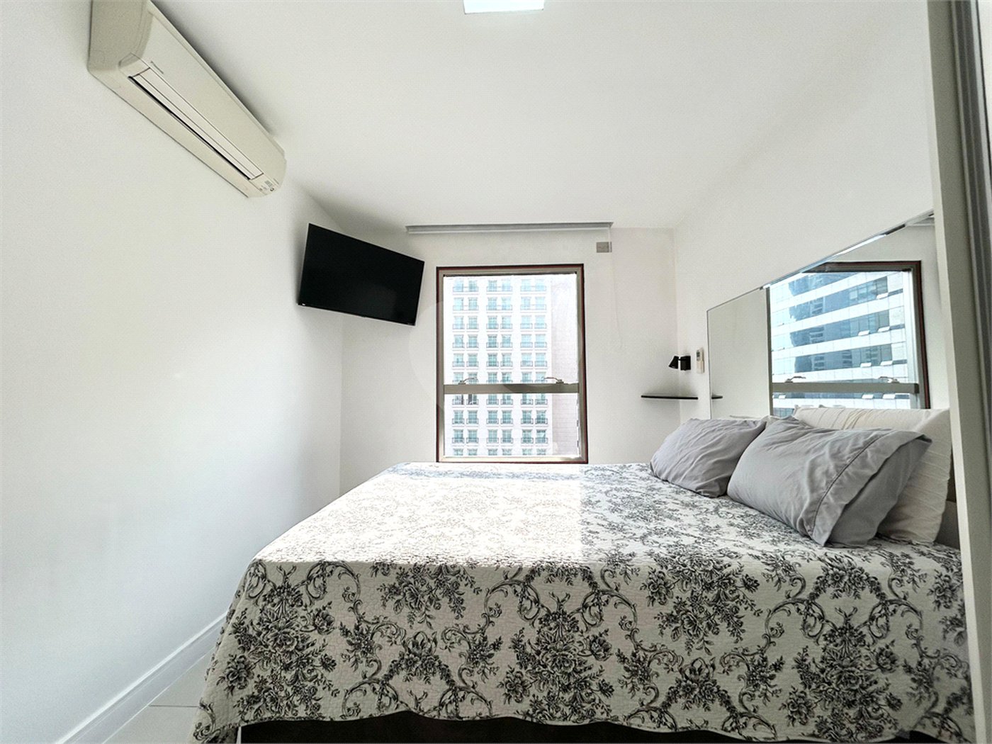 Apartamento à venda ou para alugar com 2 quartos, sendo 1 suíte, em Cidade Monções, São Paulo, SP