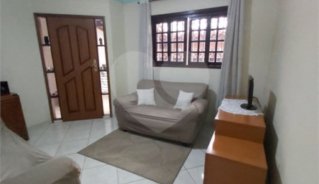 Sobrado à venda com 3 quartos, sendo 1 suíte,  em Vila Bernadotti, Mogi das Cruzes, SP