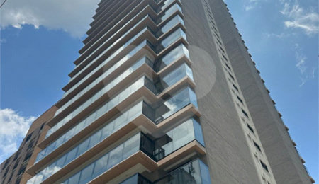 Apartamento à venda com 3 quartos, sendo 2 suítes, em Moema, São Paulo, SP
