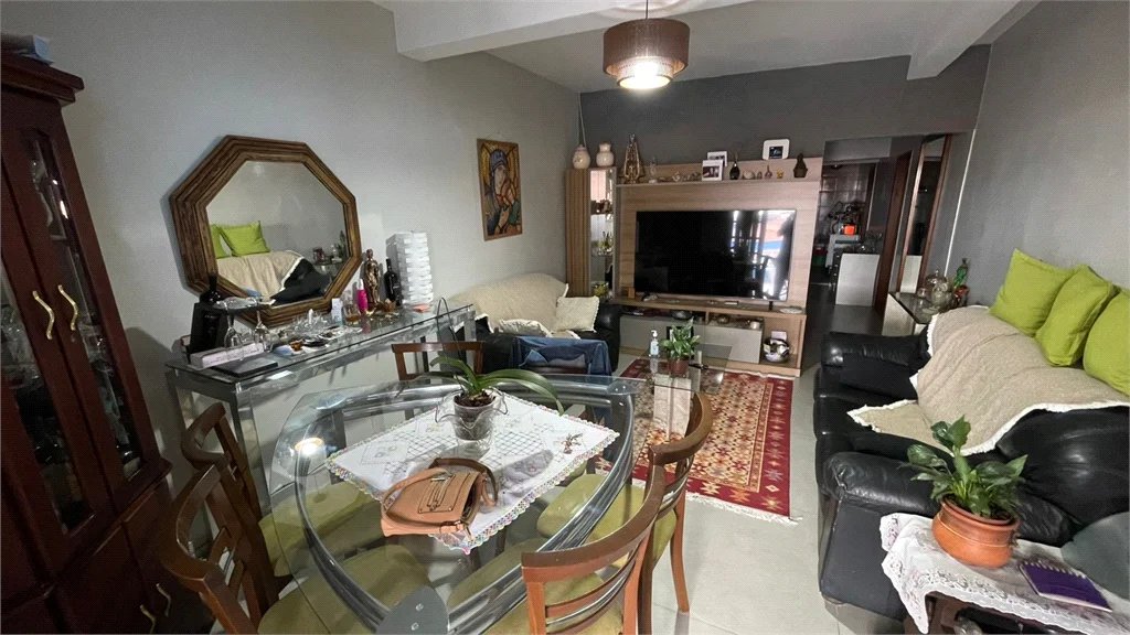 Sobrado à venda com 3 quartos em Jardim Laila, Embu das Artes, SP