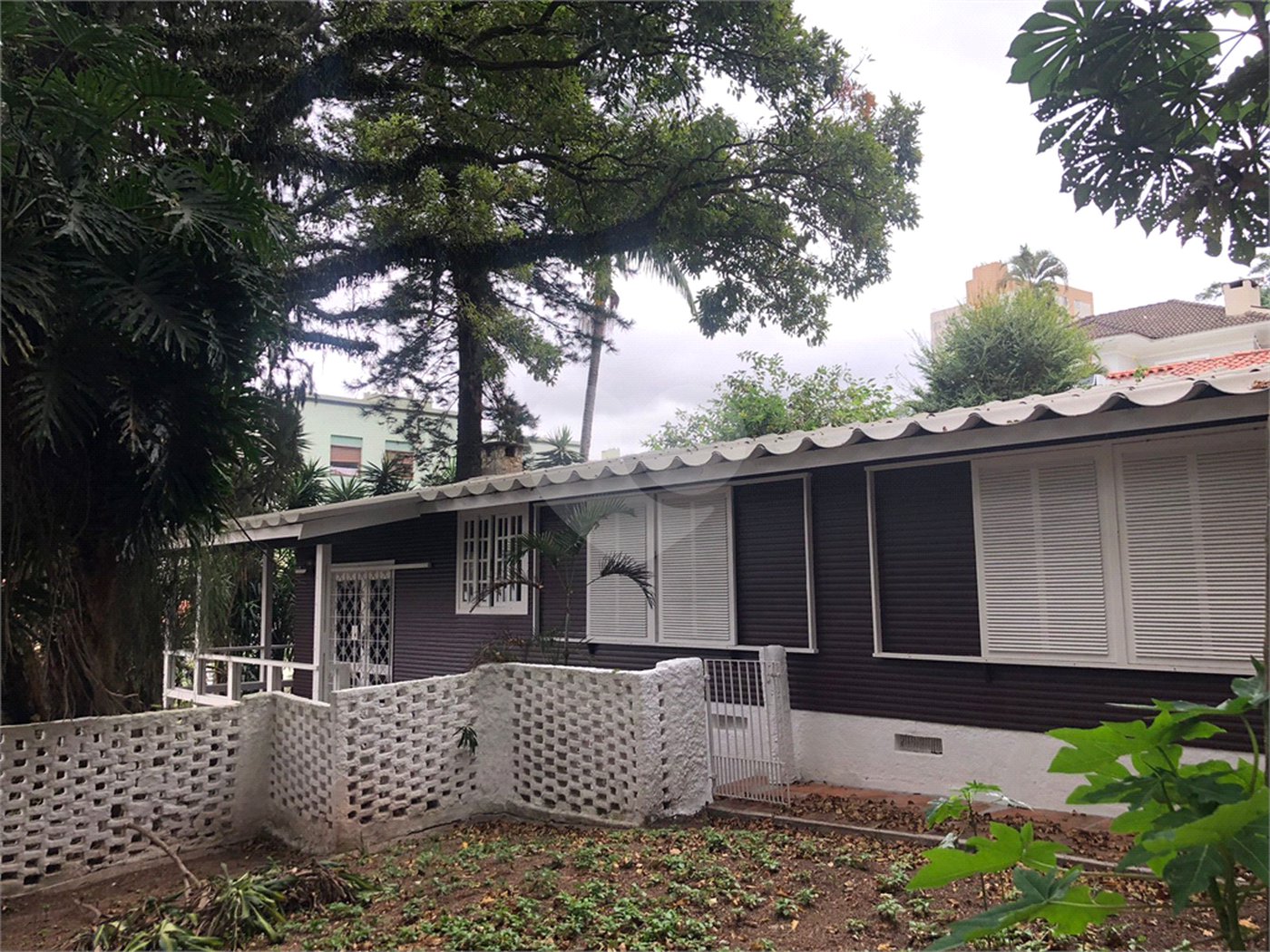 Sobrado à venda com 5 quartos, sendo 1 suíte,  em Tremembé, São Paulo, SP