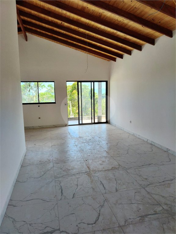 Casa à venda com 2 quartos no condomínio Águas de São Pedro, Mairiporã - SP
