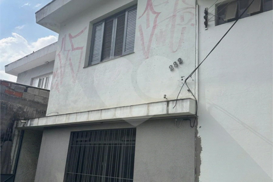 Sobrado à venda com 2 quartos em Vila Zat, São Paulo, SP
