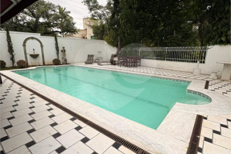 Casa Térrea à venda com 4 suítes em Anchieta, São Bernardo do Campo, SP