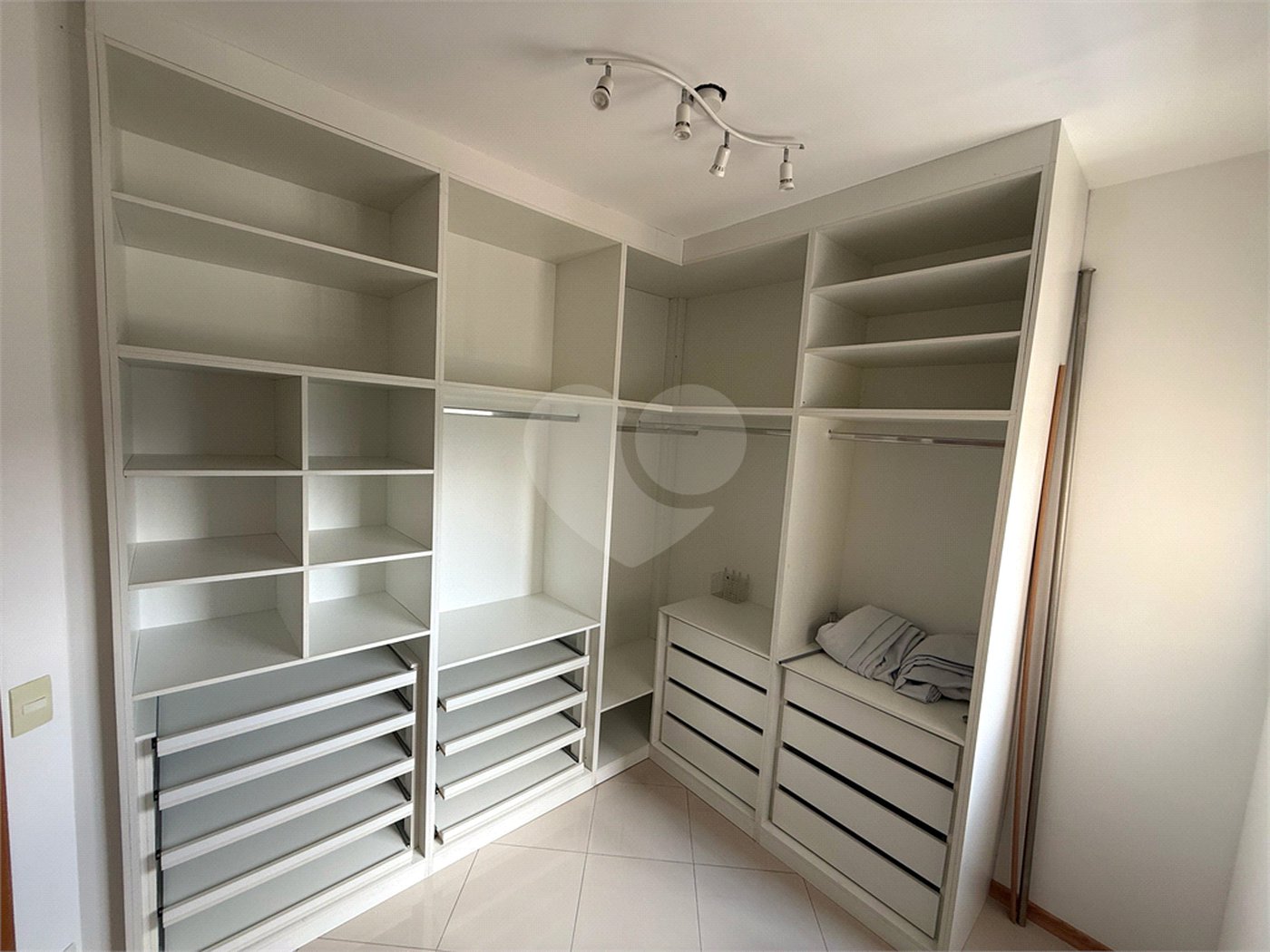 Apartamento à venda com 3 quartos, sendo 1 suíte,  em Baeta Neves, São Bernardo do Campo, SP