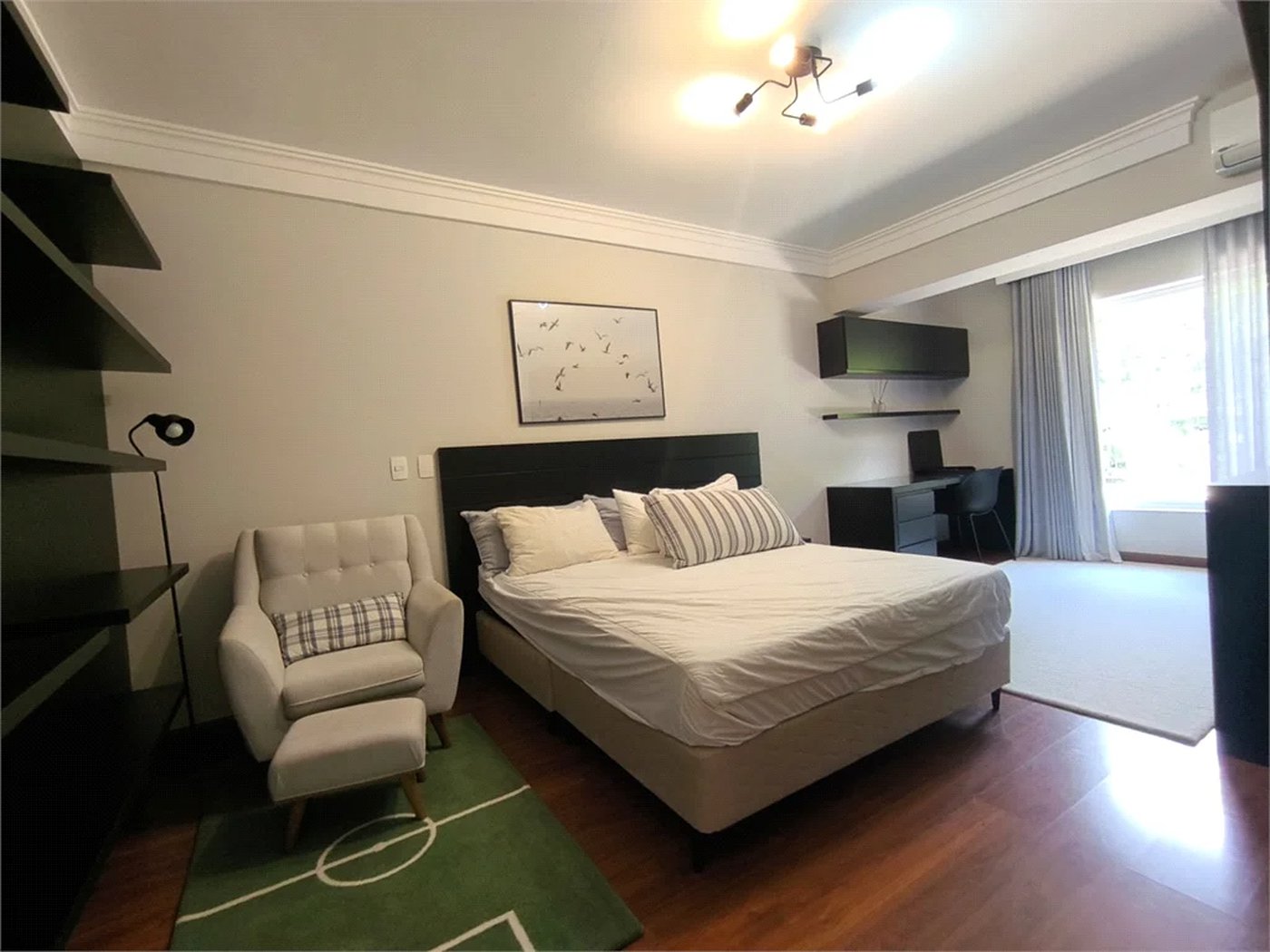 Casa à venda com 5 quartos, sendo 4 suítes, em Cidade Jardim, São Paulo, SP