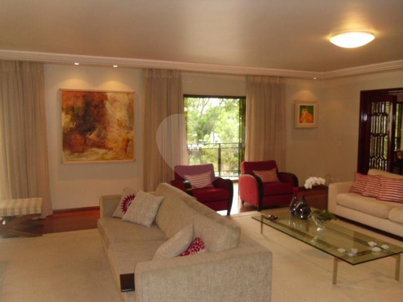 Apartamento à venda com 4 suítes em Real Parque, São Paulo, SP