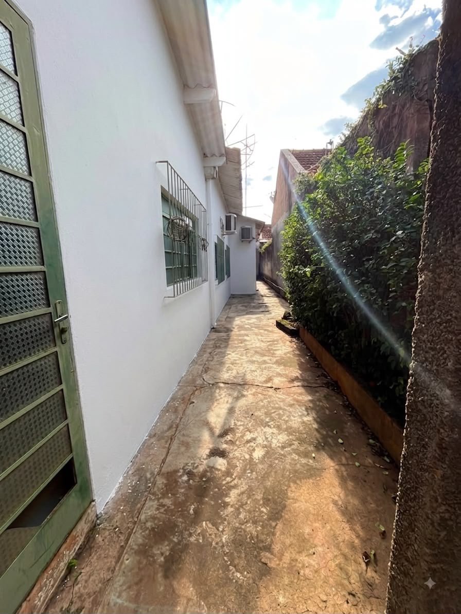 Casa à venda com 3 quartos, sendo 1 suíte, em Jardim das Oliveiras, Três Lagoas, MS