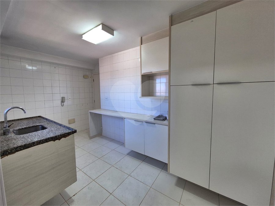 Apartamento à venda com 3 quartos, sendo 1 suíte,  em Jardim Olympia, São Paulo, SP