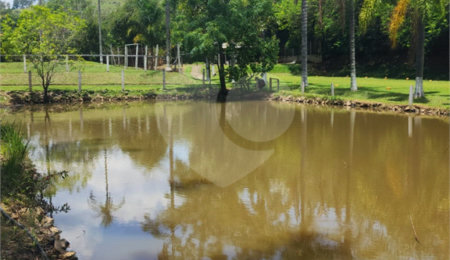 Chácara à venda com 3 quartos, sendo 2 suítes,  em Caixa D´água, Vinhedo, SP