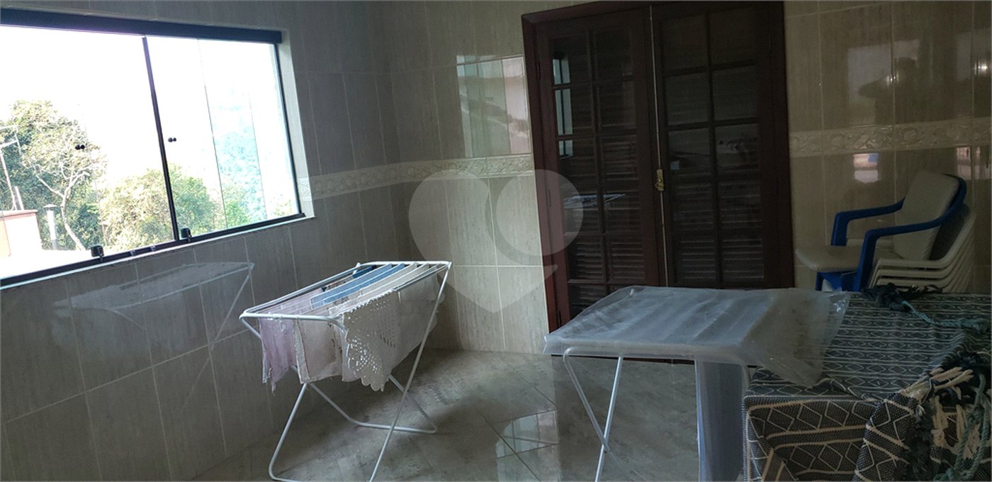 Casa à venda com 5 quartos, sendo 2 suítes, no condomínio Alpes da Cantareira, Mairiporã - SP