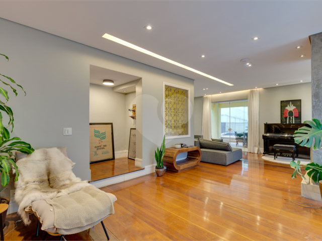 Casa Térrea à venda com 4 suítes em Jardim Marajoara, São Paulo, SP