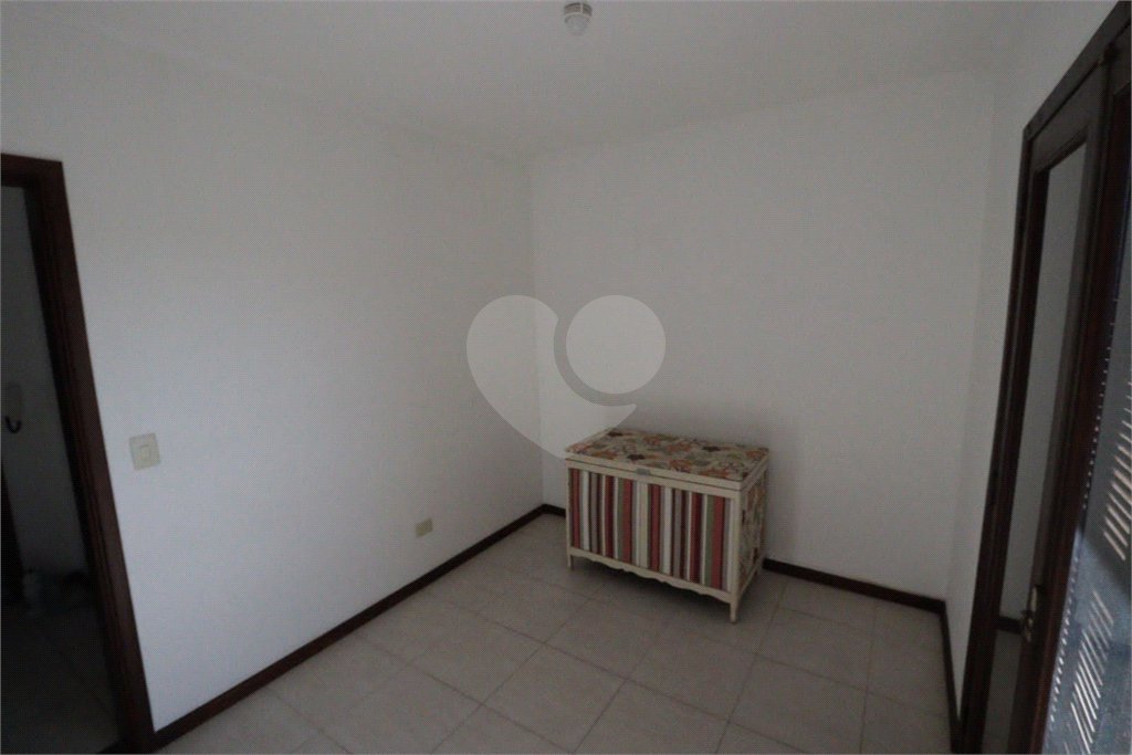 Casa à venda com 4 quartos, sendo 1 suíte, em Jardim Villaça, São Roque, SP