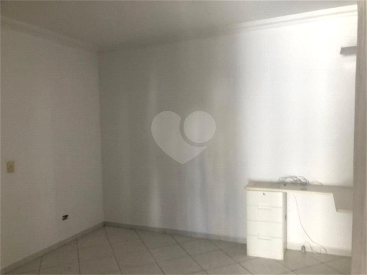 Casa à venda com 4 suítes no condomínio Vila das Emboabas, São Paulo - SP