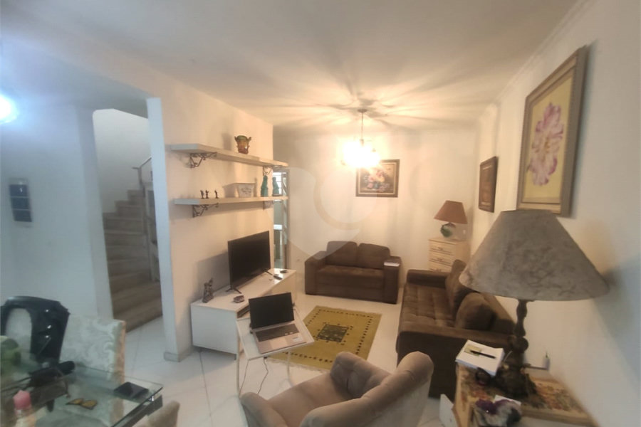 Sobrado à venda com 3 quartos, sendo 1 suíte, em Tremembé, São Paulo, SP