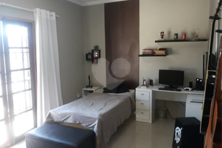 Casa à venda com 3 quartos, sendo 1 suíte,  em Vila Suissa, Mogi das Cruzes, SP