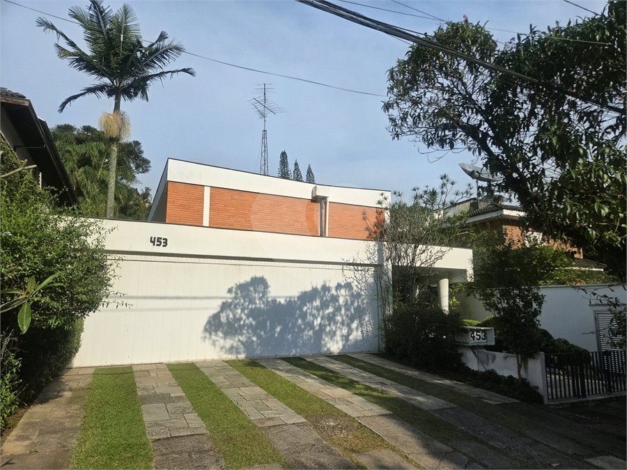 Sobrado à venda com 4 quartos, sendo 2 suítes,  em Jardim Marajoara, São Paulo, SP