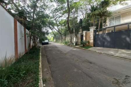 Sobrado à venda com 4 quartos, sendo 2 suítes, em Fazenda Morumbi, São Paulo, SP