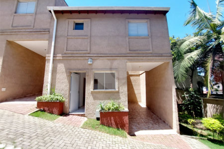 Casa para alugar com 2 suítes no condomínio Residencial Atucuri, São Paulo - SP